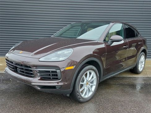 Used 2021 Porsche Cayenne Coupe image 1