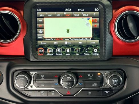 Used 2023 Jeep Wrangler Unlimited Rubicon AWD/4WD image 10