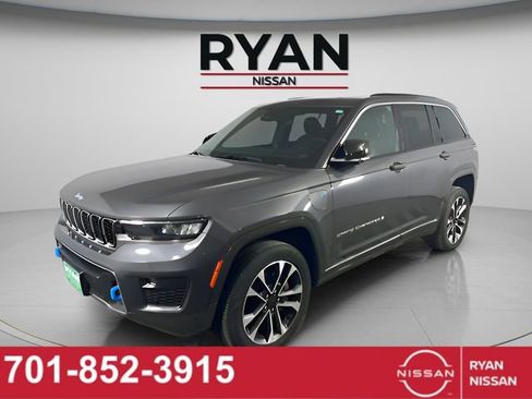 Used 2024 Jeep Grand Cherokee Overland image 10