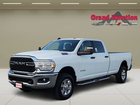 Used 2024 RAM 2500 Big Horn AWD/4WD image 3