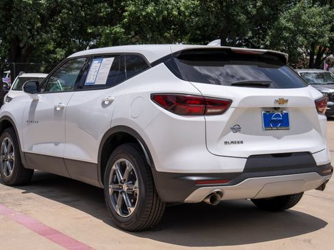 Used 2025 Chevrolet Blazer LT FWD image 6