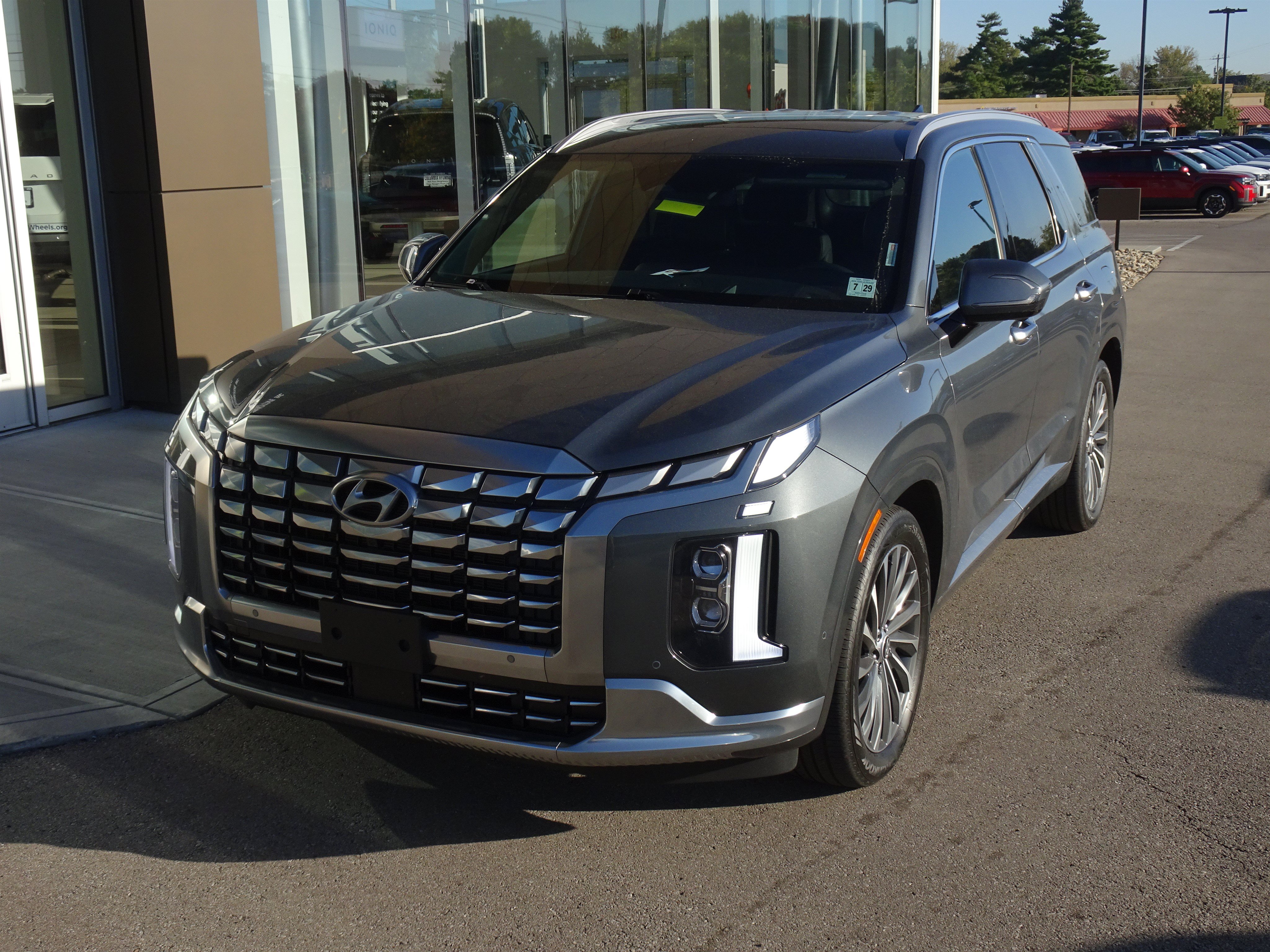 Used 2024 Hyundai Palisade Calligraphy AWD/4WD image 8
