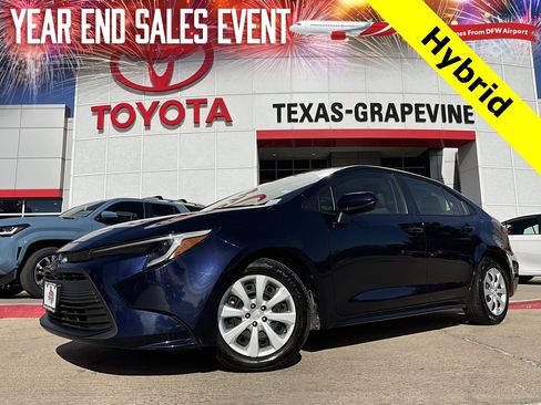 Used 2025 Toyota Corolla LE image 1