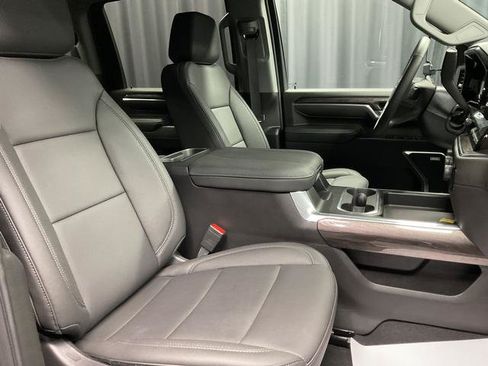 Used 2026 Chevrolet Silverado 2500 LTZ w/ LTZ Convenience Package AWD/4WD image 16
