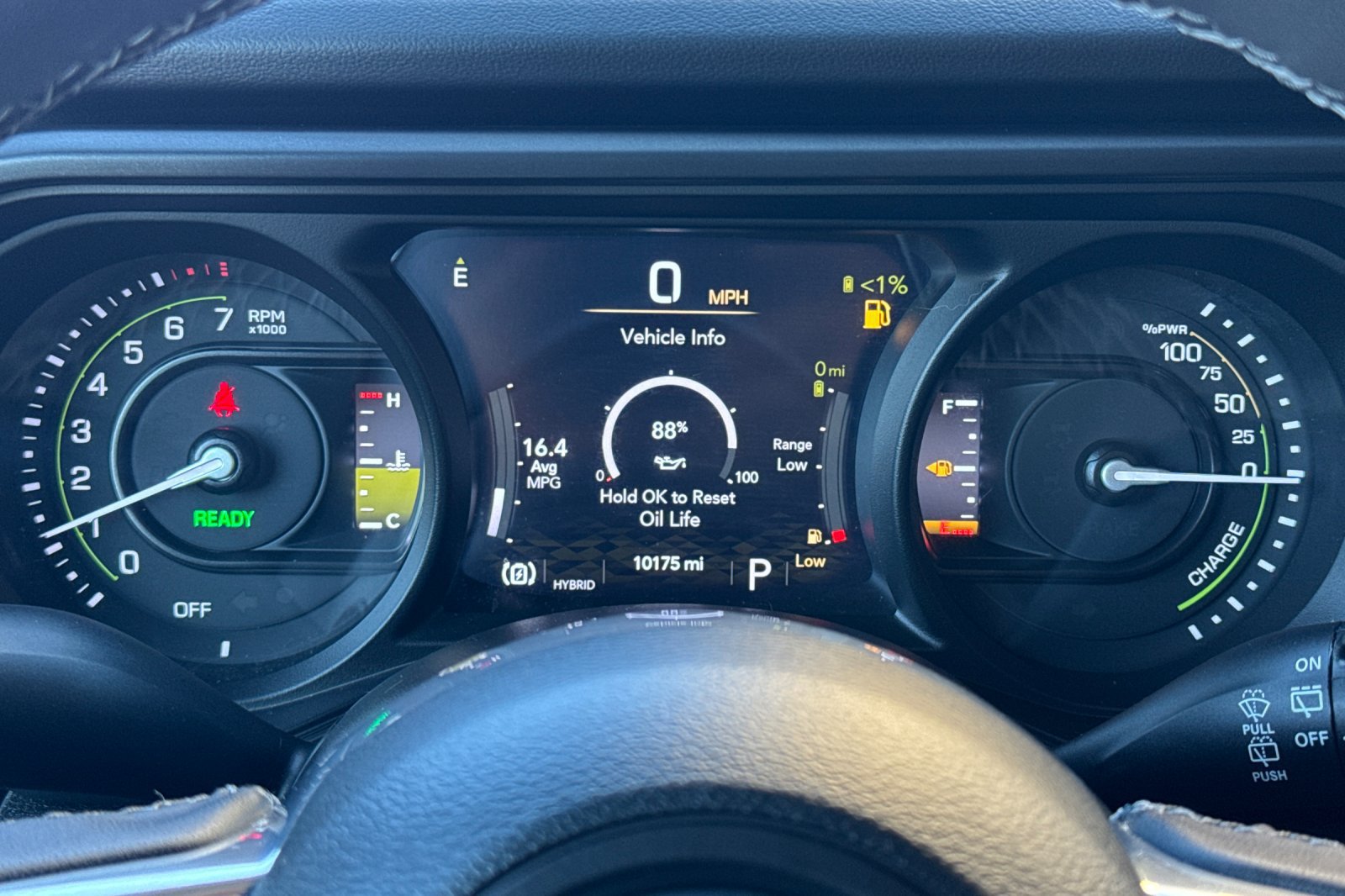 Used 2025 Jeep Wrangler Unlimited Sahara AWD/4WD image 24