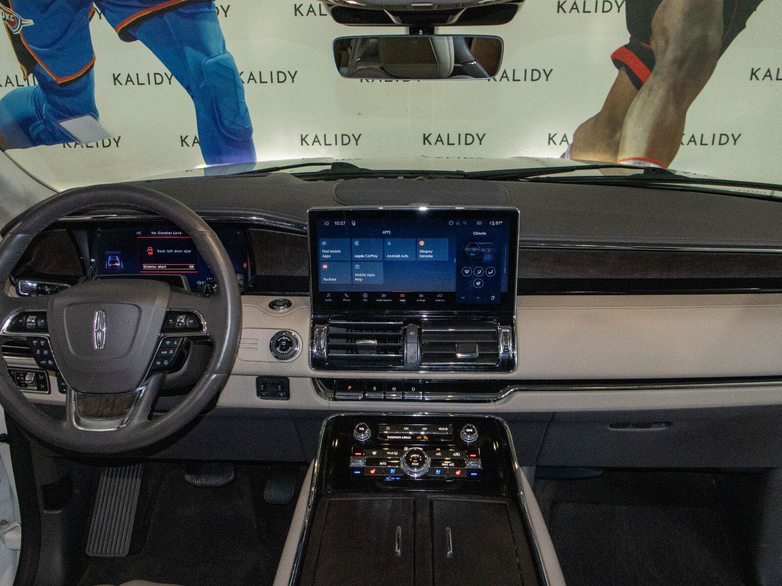 Used 2024 Lincoln Navigator Reserve AWD/4WD image 3