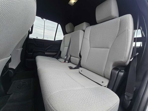 Certified 2025 Toyota 4Runner SR5 AWD/4WD image 17
