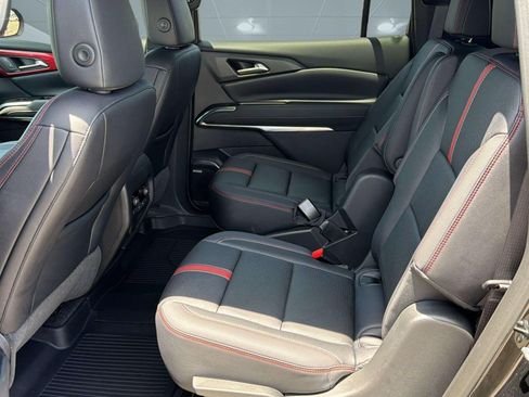 Used 2025 Chevrolet Traverse RS w/ LPO, Floor Liner Package FWD image 24