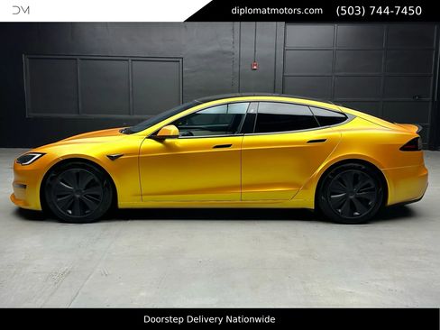 Used 2022 Tesla Model S Plaid image 4