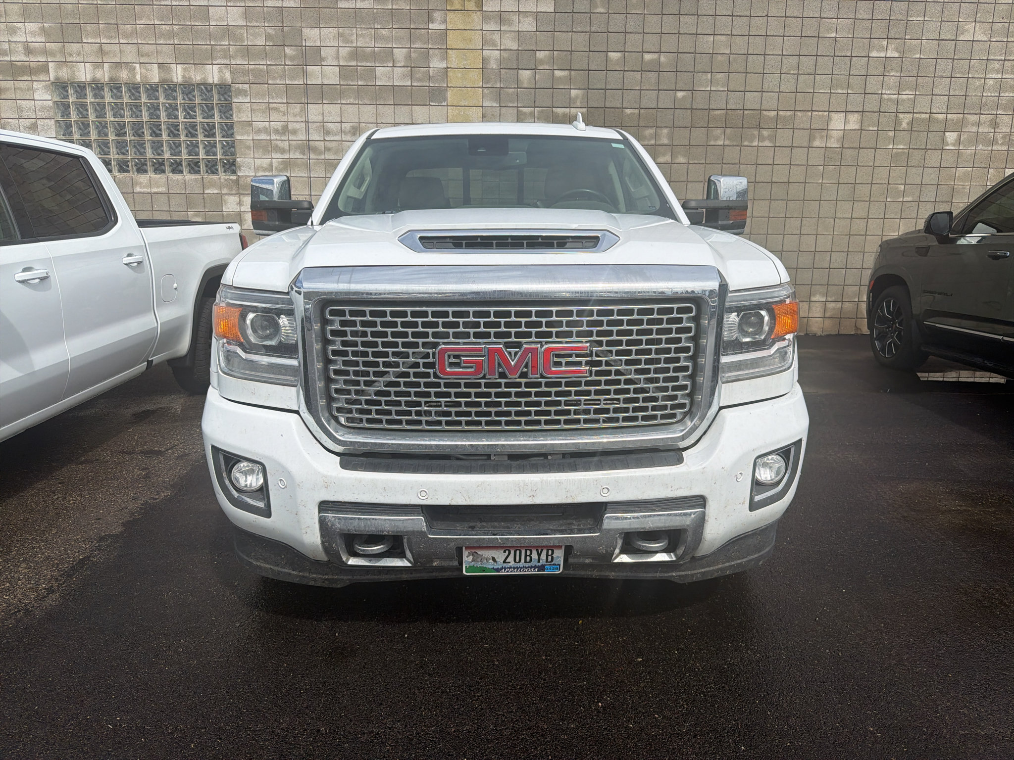 Used 2017 GMC Sierra 2500 Denali w/ Duramax Plus Package AWD/4WD image 5