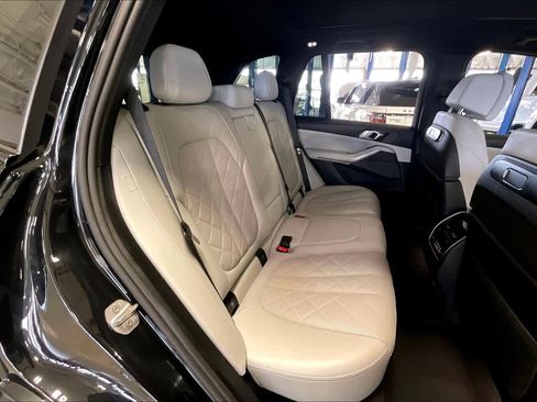 Used 2025 BMW X5 xDrive40i w/ M Sport Package image 18
