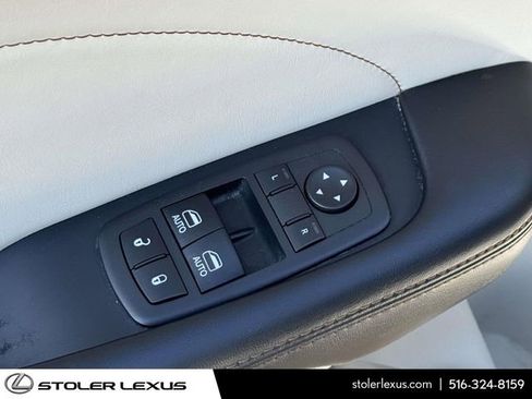 Used 2016 Dodge Challenger R/T Scat Pack w/ Leather Interior Group RWD image 15