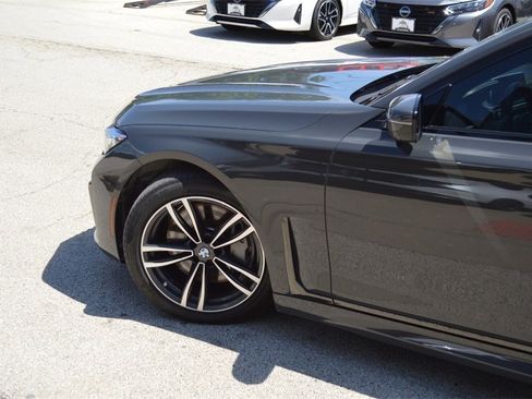 Used 2021 BMW 750i xDrive w/ M Sport Package image 19