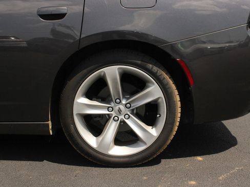 Used 2018 Dodge Charger R/T RWD image 4