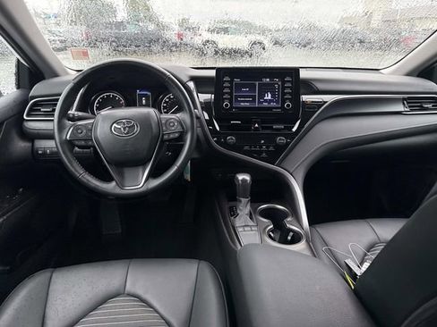 Used 2024 Toyota Camry SE image 12