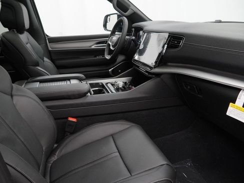 New 2026 Jeep Grand Wagoneer image 35