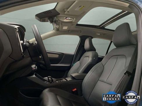 Used 2025 Volvo XC40 B5 Core image 27