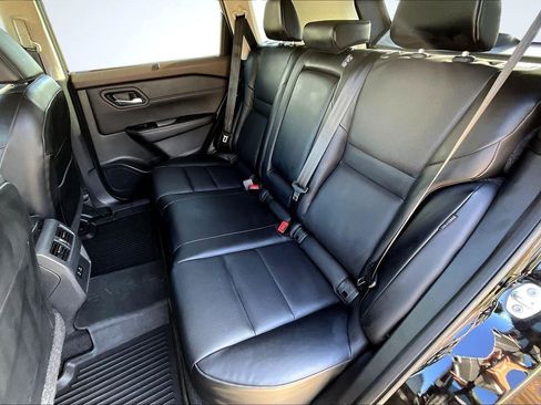 Used 2023 Nissan Rogue SV w/ SV Premium Package image 26