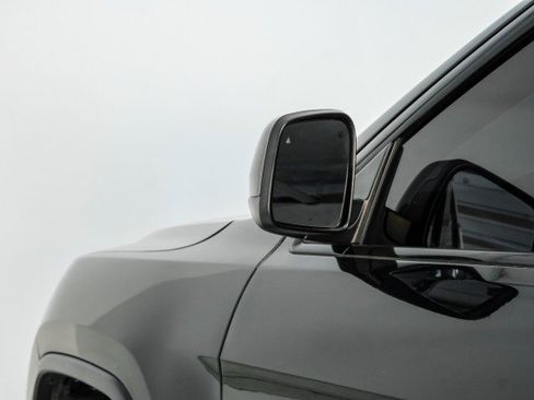 Used 2020 Jeep Grand Cherokee Laredo image 40