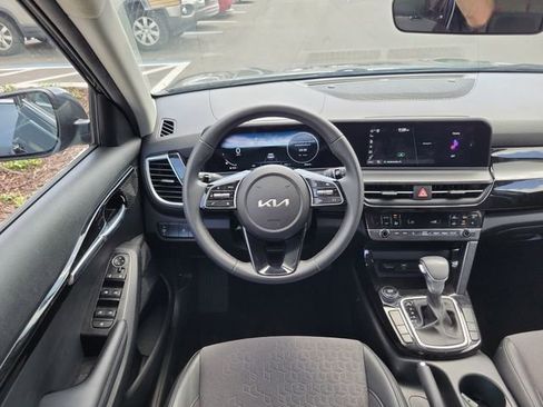 Used 2024 Kia Seltos S FWD image 27