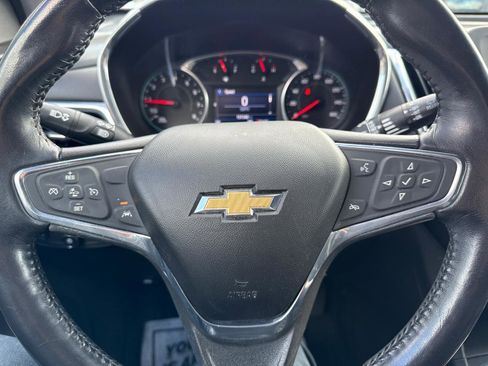 Used 2020 Chevrolet Equinox LT w/ Driver Convenience Package image 17