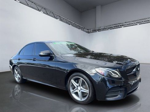 Used 2017 Mercedes-Benz E 300 4MATIC image 8