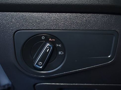 Used 2023 Volkswagen Tiguan SE R-Line image 16