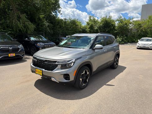 Used 2024 Kia Seltos EX AWD/4WD image 4
