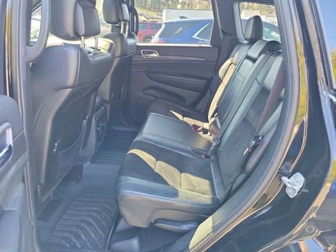 Used 2018 Jeep Grand Cherokee Altitude image 16