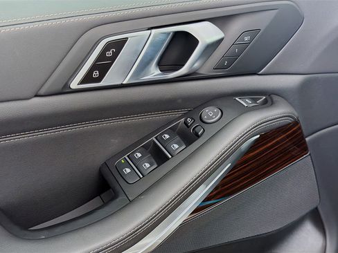 New 2026 BMW X5 sDrive40i image 23