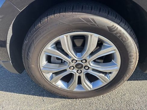 Used 2024 Ford Edge Titanium image 8