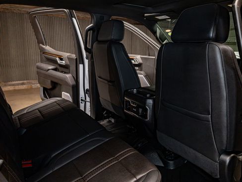 Used 2025 Chevrolet Silverado 1500 High Country w/ High Country Premium Package image 26