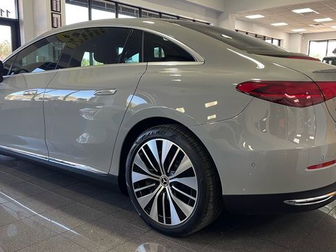 Used 2024 Mercedes-Benz EQE 500 4MATIC Sedan w/ Driver Assistance Package image 3