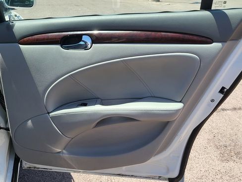 Used 2009 Buick Lucerne CXL FWD image 20