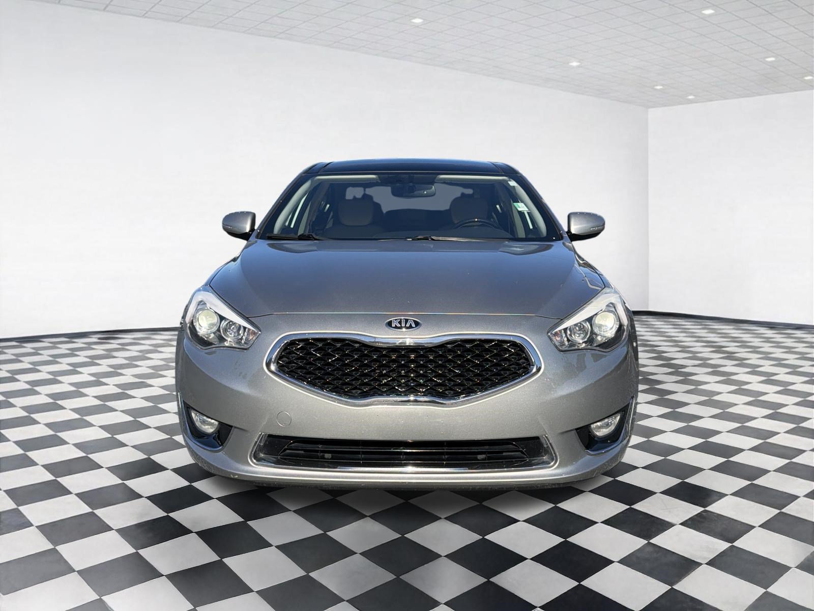 Used 2015 Kia Cadenza Premium w/ Luxury Package FWD image 6
