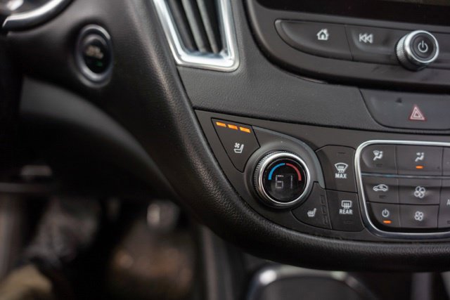 Used 2018 Chevrolet Malibu Premier w/ Premier Sun and Wheel Package FWD image 21