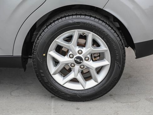 Used 2023 Kia Soul S FWD image 11