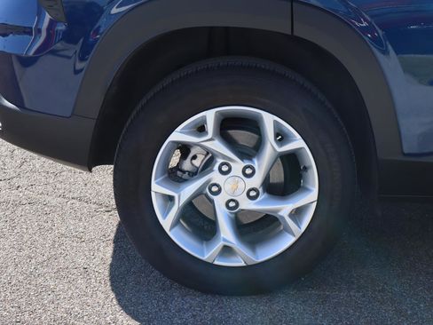 Used 2024 Chevrolet Trax LS w/ LS Convenience Package image 7