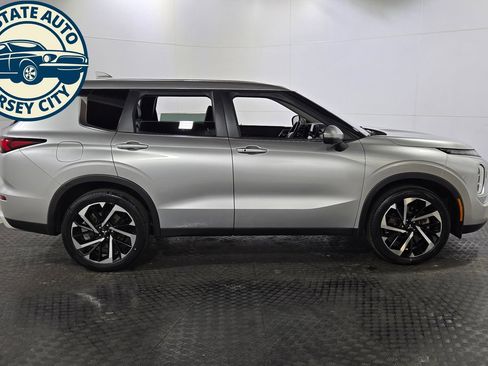 Used 2022 Mitsubishi Outlander SE AWD/4WD image 8