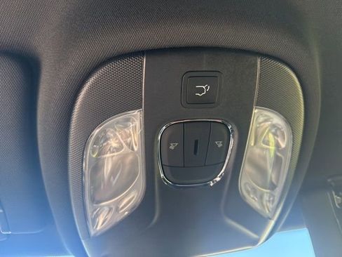 Used 2026 Jeep Compass Limited image 18