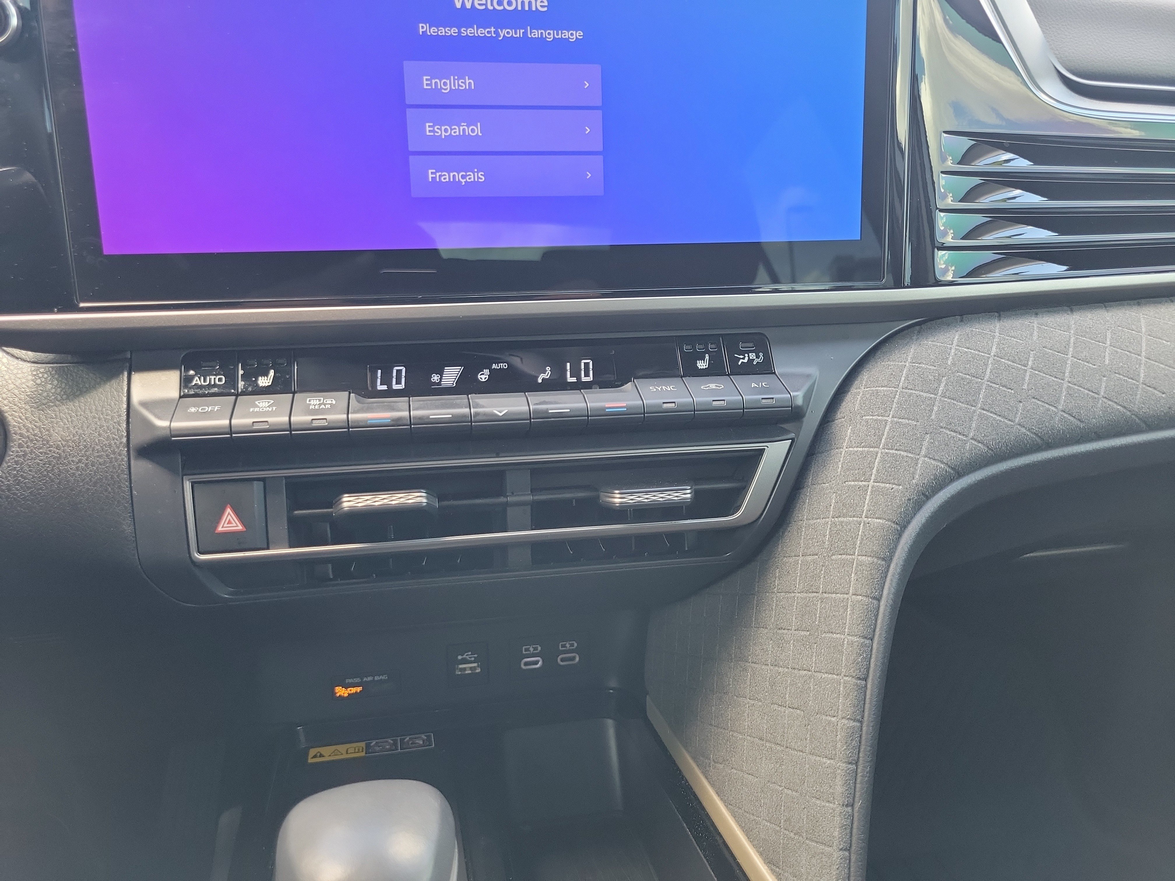 Used 2025 Toyota Camry XLE FWD image 30