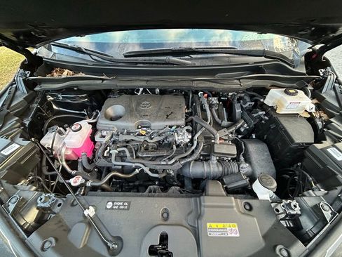 Used 2024 Toyota Sienna XLE image 11