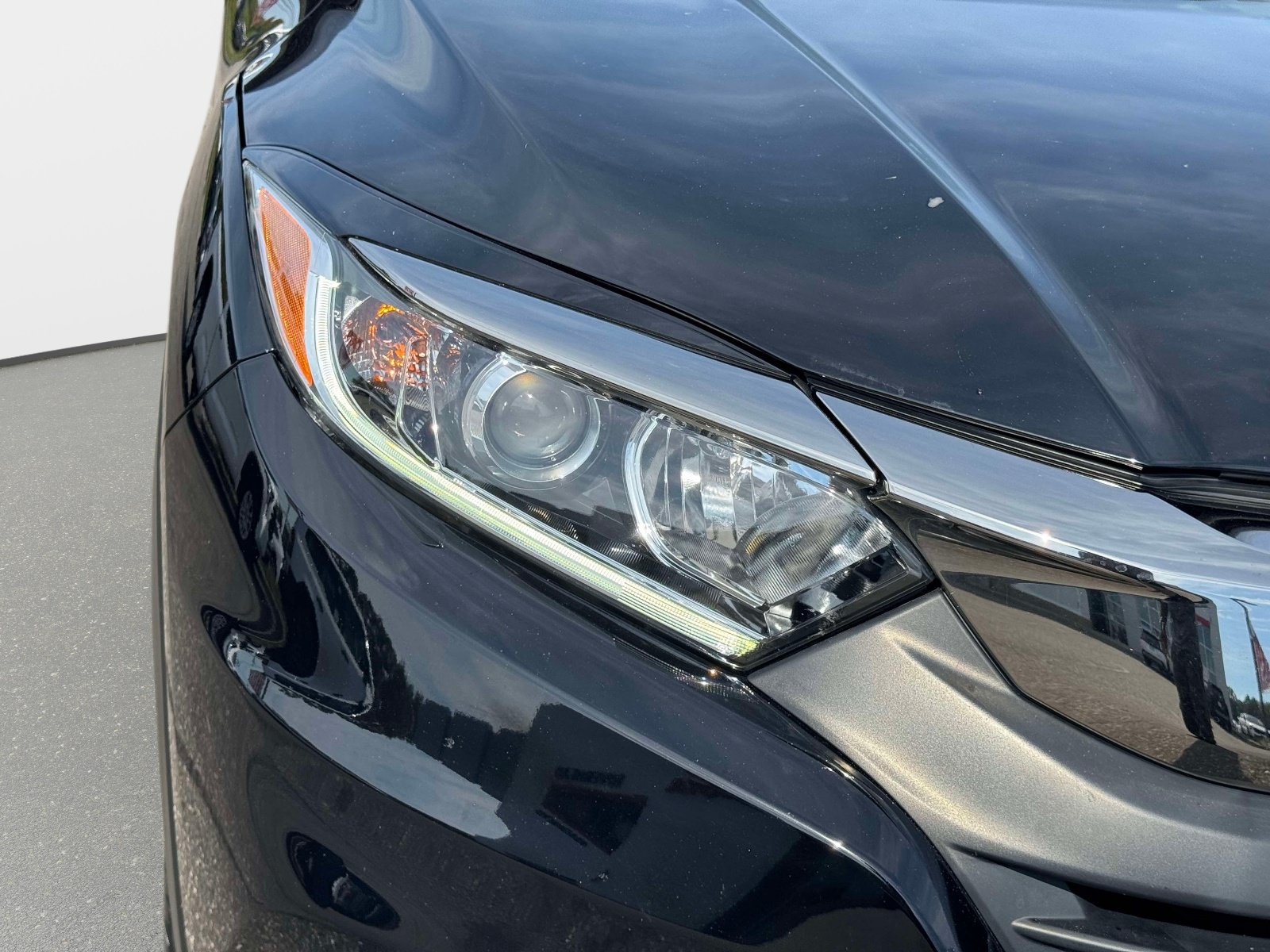 Used 2022 Honda HR-V LX image 7
