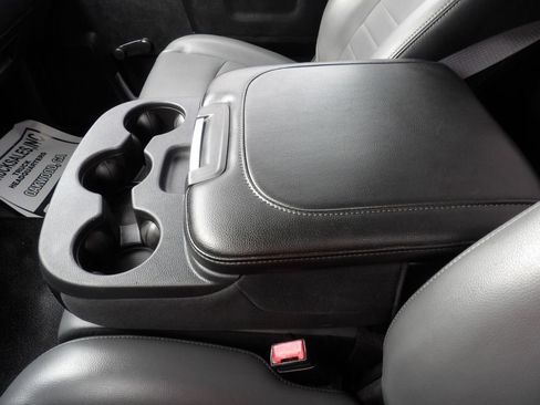 Used 2021 RAM 1500 Tradesman w/ Chrome Appearance Group image 24