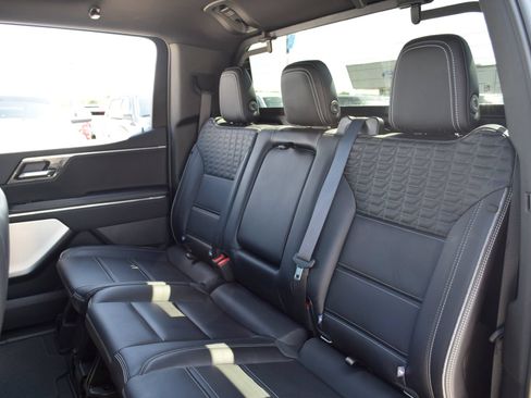 Used 2025 GMC Sierra EV Denali AWD/4WD image 18