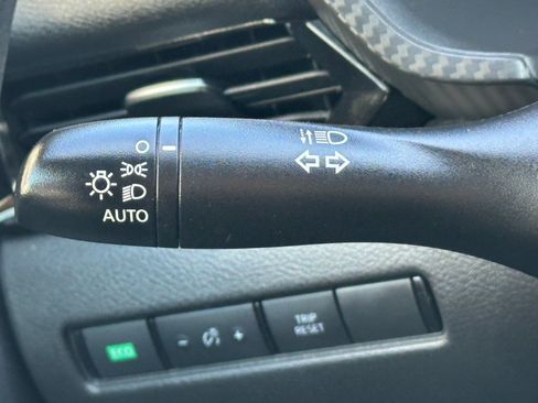 Used 2024 Nissan Sentra SV FWD image 17