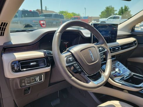 Used 2022 Lincoln Nautilus Reserve AWD/4WD image 19