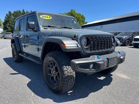 Used 2024 Jeep Wrangler Unlimited AWD/4WD image 10
