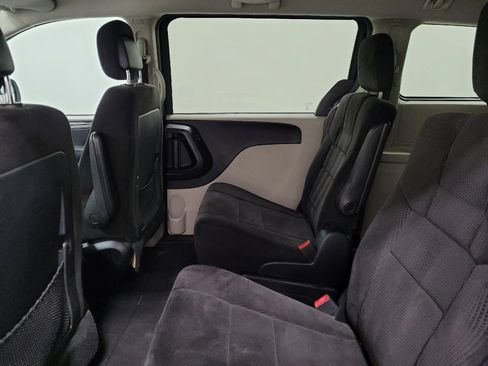 Used 2014 Dodge Grand Caravan SXT image 18