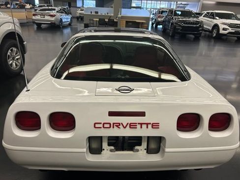 Used 1991 Chevrolet Corvette Coupe RWD image 6